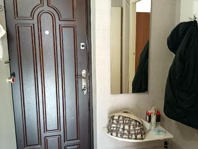 квартира за адресою Анни Ахматової вул., 13-Б