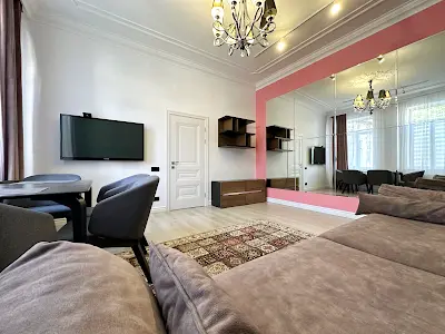 квартира за адресою Пантелеймона Куліша вул., 11