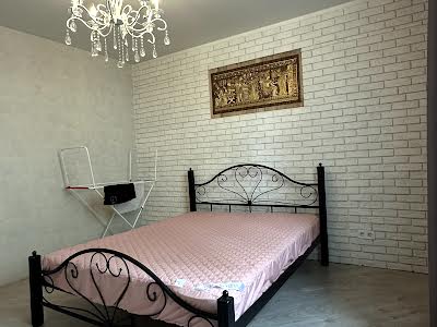 квартира за адресою Воскресенська вул., 16-А