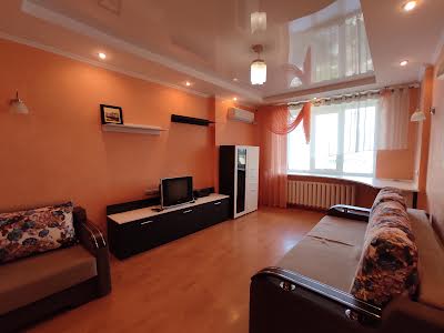 квартира за адресою Грушевського вул., 11