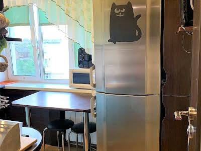 квартира за адресою Новодарницька вул., 27