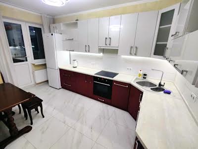 квартира за адресою Михайла Максимовича вул. (Онуфрія Трутенка), 3д