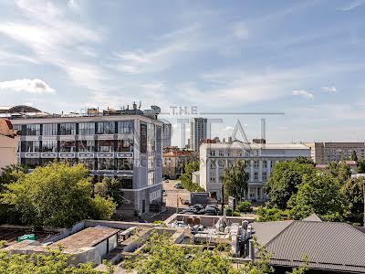 квартира за адресою Кудрявський узвіз, 3-Б