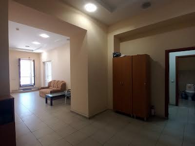 комерційна за адресою Пастера вул., 36