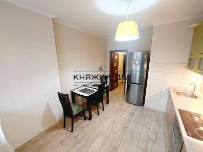 квартира за адресою Авіаконструктора Ігоря Сікорського вул. (Танкова), 1