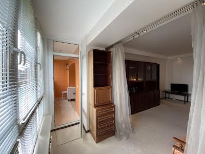 квартира за адресою Авіаконструктора Антонова вул., 15-А