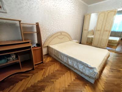 квартира за адресою Лондонська вул. (Пітерська), 3