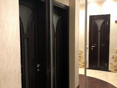 квартира за адресою Анни Ахматової вул., 20/22
