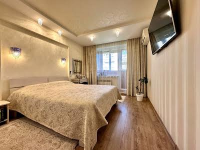 квартира по адресу Героев просп., 17