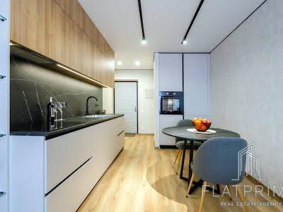 квартира за адресою Озерна, 27а