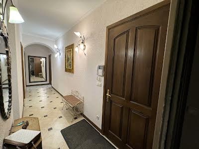 квартира за адресою Кловський узвіз, 14/24