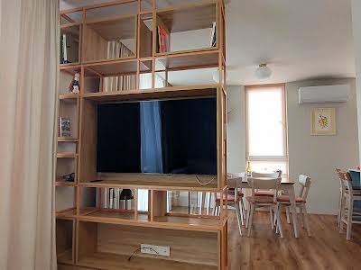 квартира за адресою Салютна вул., 2