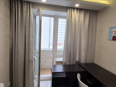 квартира за адресою Соломії Крушельницької вул., 73