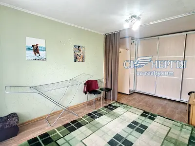 квартира за адресою Верховної Ради бульв., 18