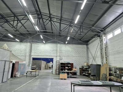 комерційна за адресою Автопаркова вул., 5