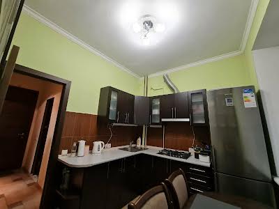 квартира за адресою Шовкуненка вул., 8/20