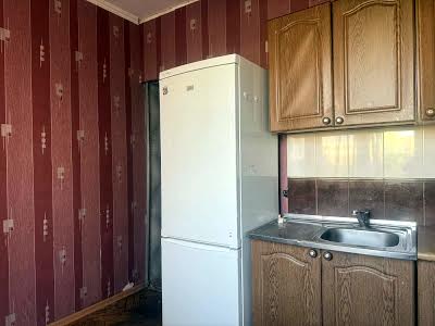 квартира за адресою Анни Ахматової вул., 14-Б