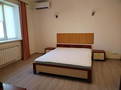 квартира по адресу Анны Ахматовой ул., 13
