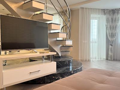 квартира за адресою Миколаївська вул., 8
