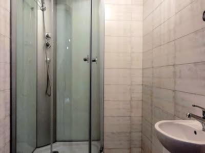 комерційна за адресою Теплична вул., 38