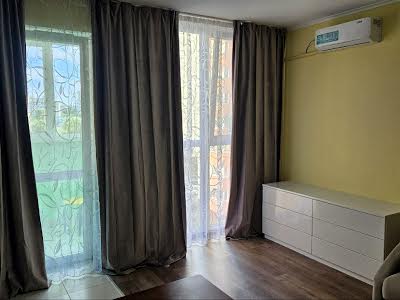 квартира за адресою Сім'ї Кульженків вул. (Петра Дегтяренка), 37