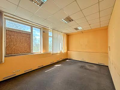 коммерческая по адресу Заводская, 3