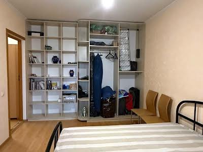 квартира за адресою Миколи Ушакова вул., 18
