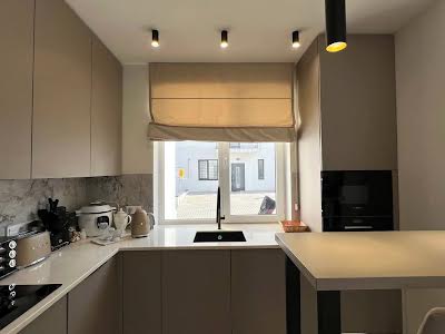 квартира за адресою Озерна, 8