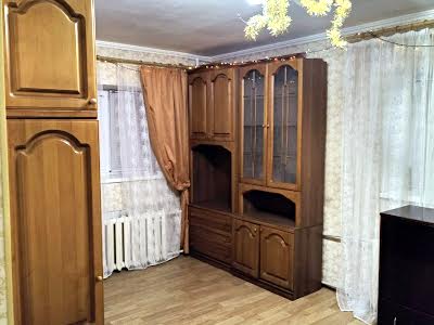 квартира за адресою Озерна вул., 12а