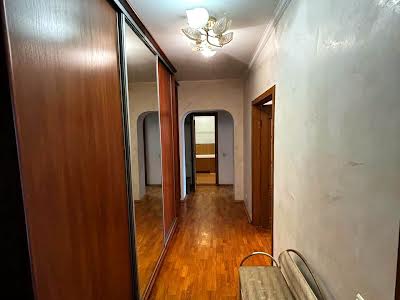 квартира за адресою Ревуцького вул., 5