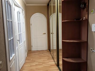 квартира за адресою Романа Шухевича просп. (Генерала Ватутіна), 22