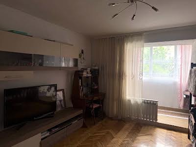 квартира за адресою Богдана-Ігора Антонича вул., 10