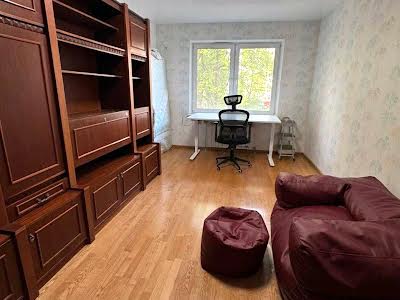 квартира за адресою Михайла Максимовича вул. (Онуфрія Трутенка), 7