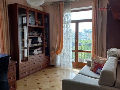 квартира за адресою Івана Франка вул., 137