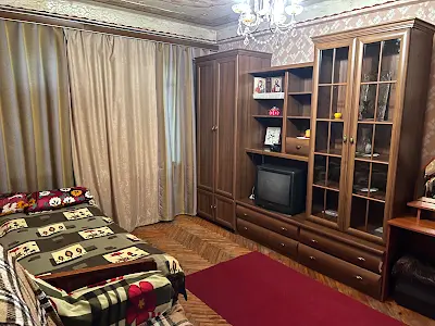 квартира за адресою Салютна вул., 11