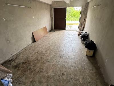 комерційна за адресою 500-річчя Радехова вул., 1