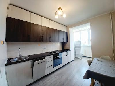 квартира за адресою Зоопаркова вул., 10