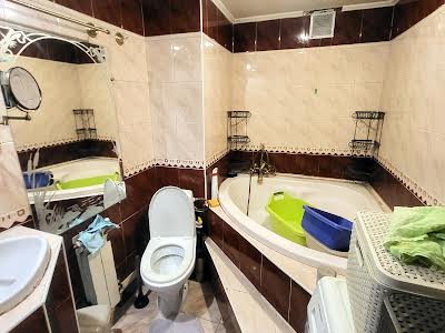 квартира за адресою Кармелюка, 18
