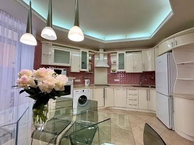 квартира за адресою Миколи Амосова вул., 4