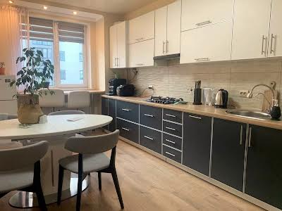 квартира по адресу Демнянская ул., 3