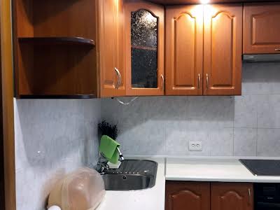 квартира за адресою Райдужна вул., 37
