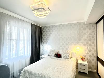 квартира за адресою Устима Кармалюка вул., 2