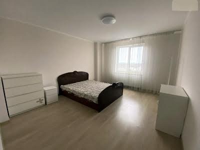 квартира за адресою Довженка вул., 12