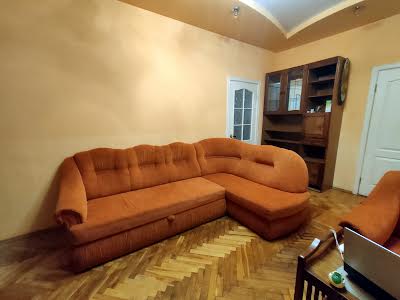 квартира за адресою Лондонська вул. (Пітерська), 3