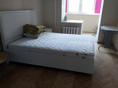 квартира за адресою Зарічанська вул., 32