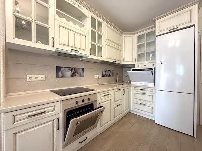 квартира за адресою Регенераторна вул., 4 к1-9