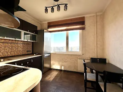 квартира за адресою Академіка Глушкова просп., 49