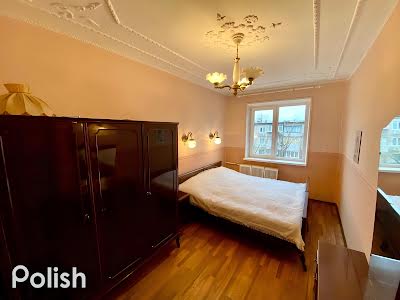 квартира за адресою Степана Тільги вул. (Революційна), 32