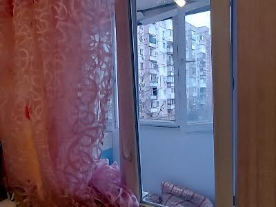квартира за адресою Космонавтів, 142В