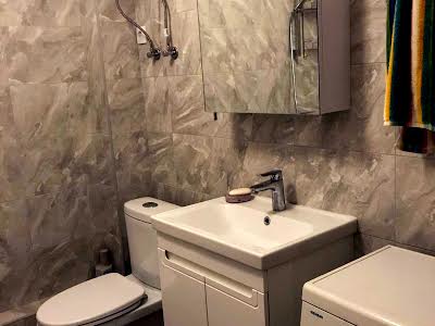 квартира за адресою Драгоманова вул., 10